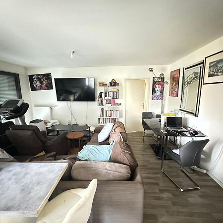 Grande Chambre 14 M2 Avec Salle De Bain Privative A Nanterre Prefecture Proche La Defense Arena Campus Sncf Et Paris Exterior foto
